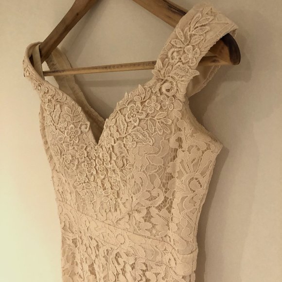 Off-shoulder, lined, lace maxi dress (cream-coloured) SOLD - Picture 2 of 11